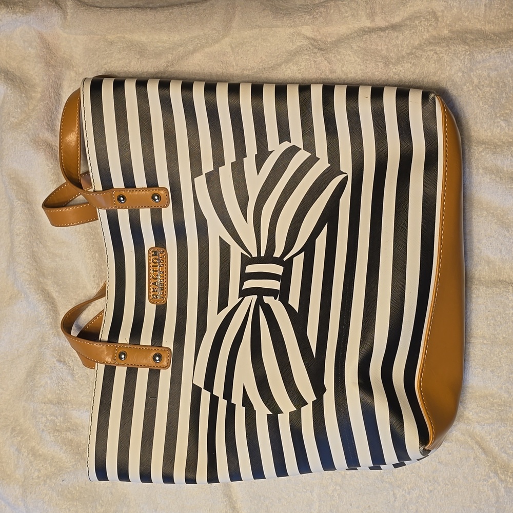 Reaction Kenneth Cole black and White bow tote bag